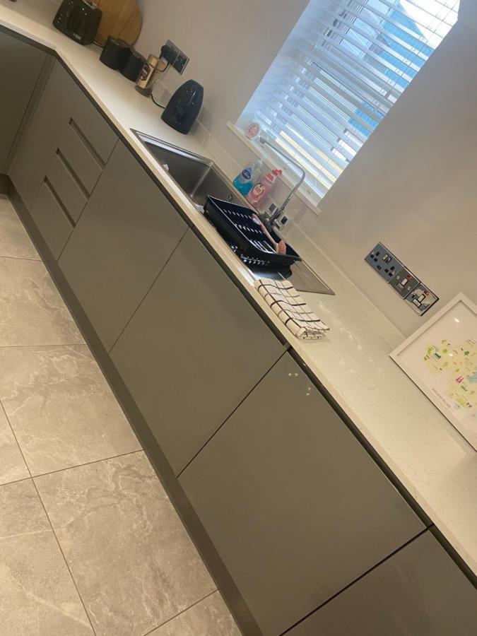Modern 3-Bed Apartment In Magherafelt Sleeps 8 外观 照片